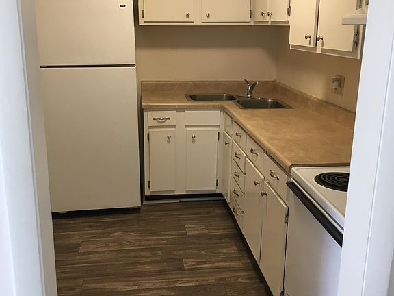 5th image of 6502 Carefree Ln APT 06