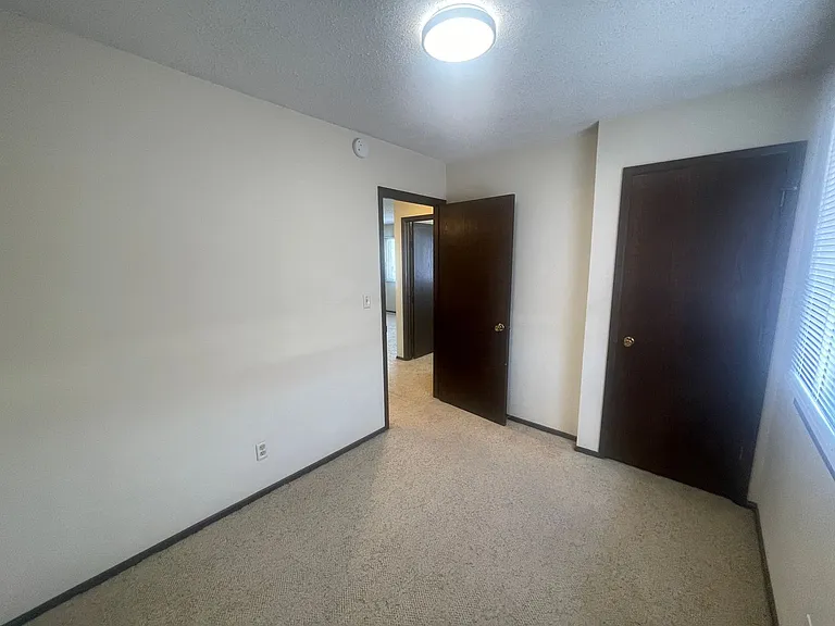 Raceway Apartments — Photo 25