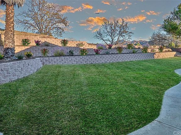 2nd image of 878 Rim Crest Dr