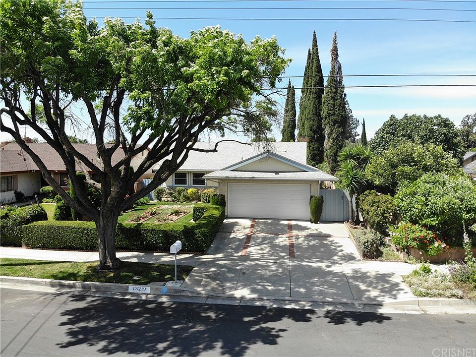 1st image of 13219 De Garmo Ave