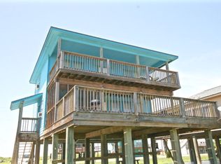 402 Beachfront Dr, Matagorda, TX 77457