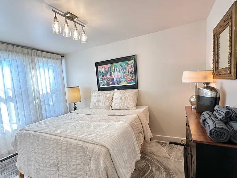 1021 Park Ave #A — Photo 7