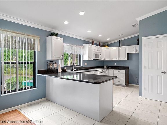 3rd image of 4701 Casablanca Cir #B-26