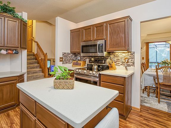 3rd image of 15713 Forest Cir