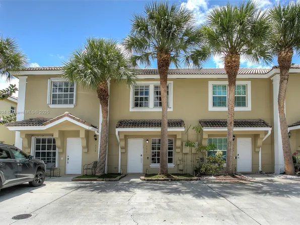 336 SW 121st Ter, Pembroke Pines, FL 33025