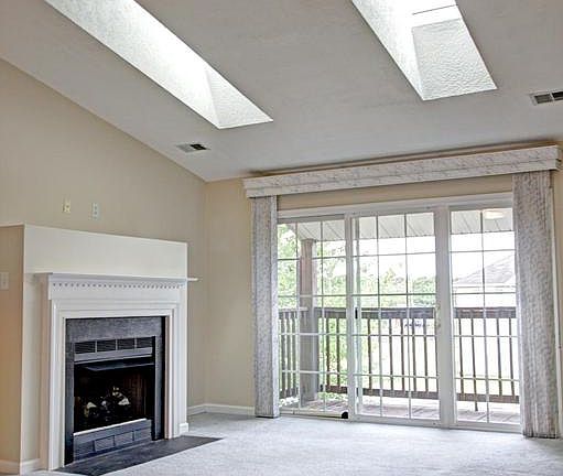 3rd image of 121 Brookland Ct APT 5