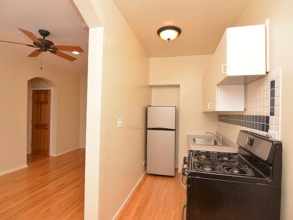 5th image of 6250 N Winthrop Ave APT 212