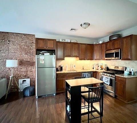 3rd image of 118 57th St #1