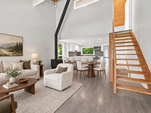 3015 Alpine Cres, Whistler, BC V8E 0B8