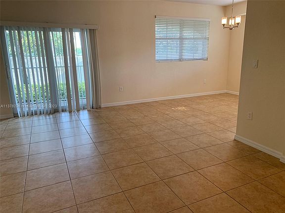 4th image of 10800 NW 88th Ter Unit 1099