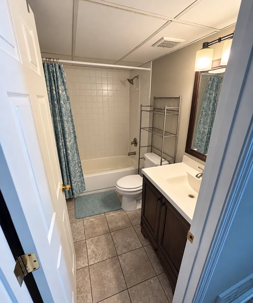 2 bed, 766 sqft, $1,200 — Photo 4