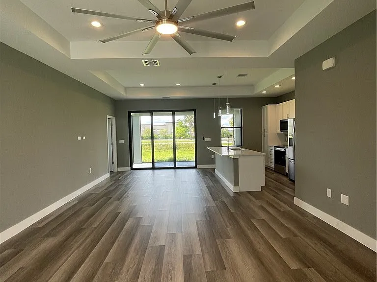 610 Floyd Ave S — Photo 3