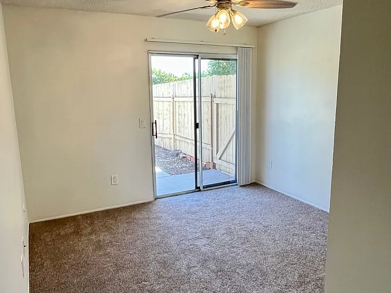 Remodeled 3 Bed/ 2 Bath Clairemont Mesa — Photo 12