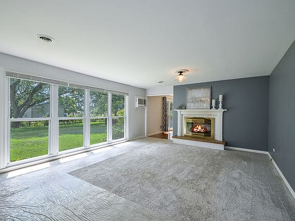3rd image of 1125 Forest Dr
