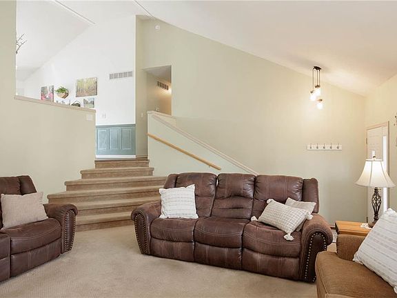 5th image of 4612 Crystal Dr