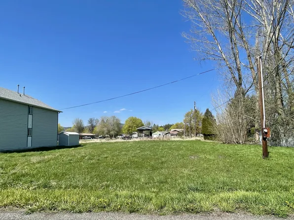 W Robert Ave, Chewelah, WA 99109