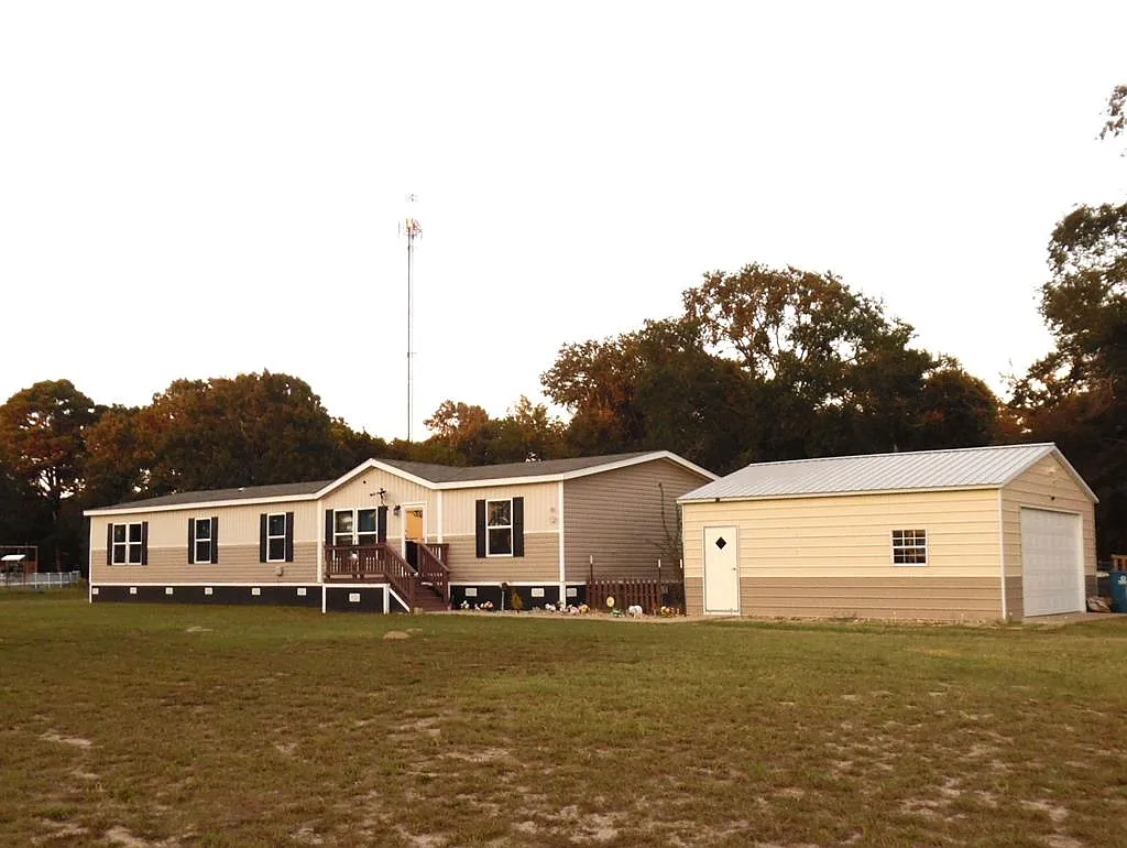 10765 State Highway 19 S photo 1