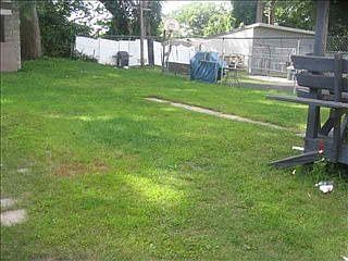 2nd image of 1034 Howard St