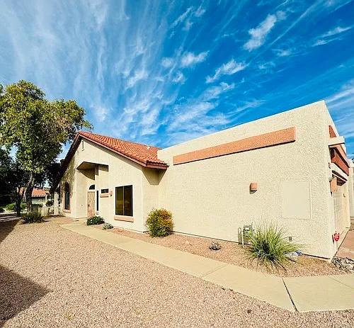 3 bed, 2.0 bath, $3,000 — Photo 1