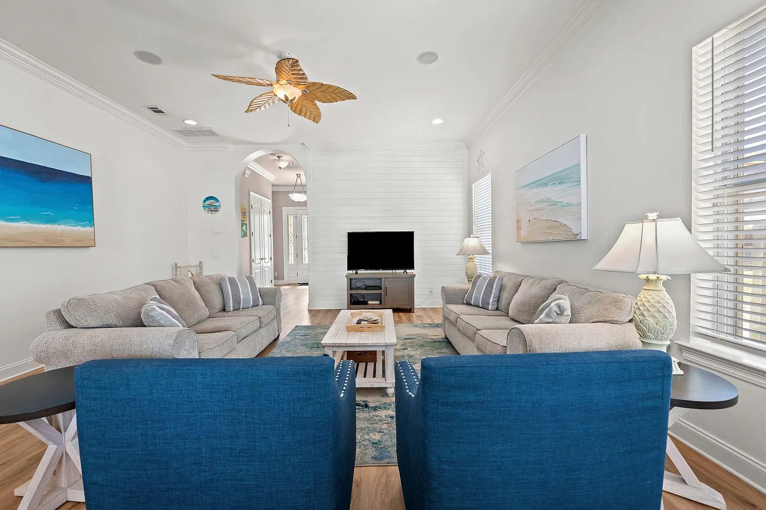 5 bed, 3.0 bath, 3433 sqft, $8,204 — Photo 3