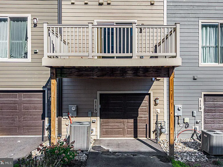 115 Dickenson Dr — Photo 32