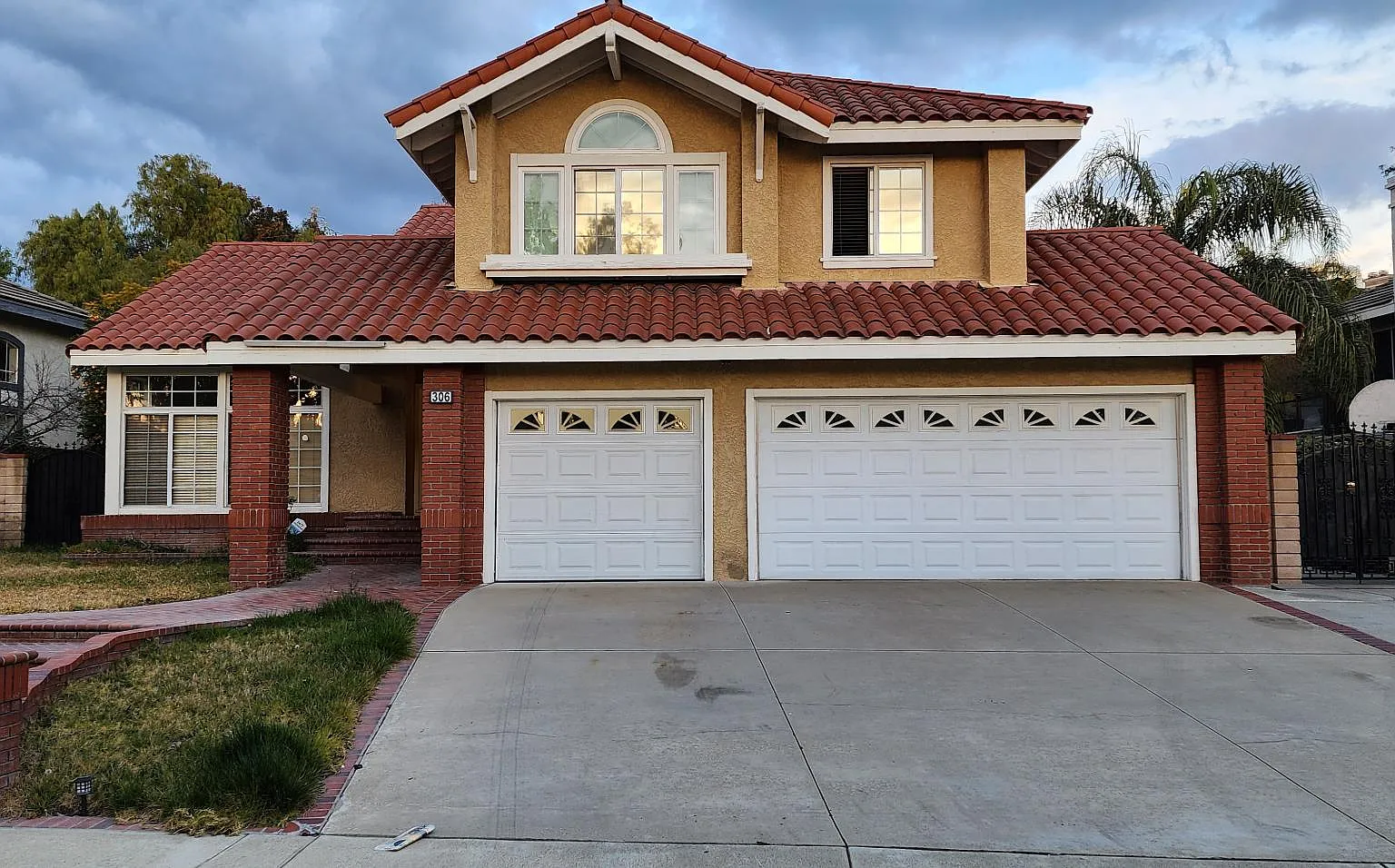 6 bed, 2708 sqft, $4,500 — Photo 1