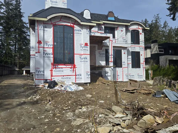 2543 141st St, Surrey, BC V4P 2E7