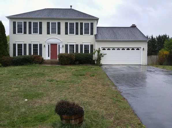 16 Dawson Dr, Fredericksburg, VA 22405