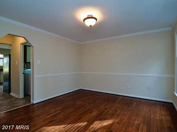 4th image of 4900 Hornbeam Dr