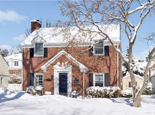29 Highmeadow Rd, Manhasset, NY 11030