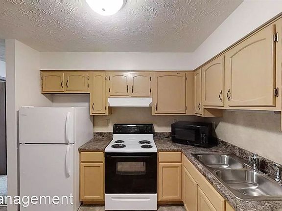 4th image of 344 Northwestern Ave #4
