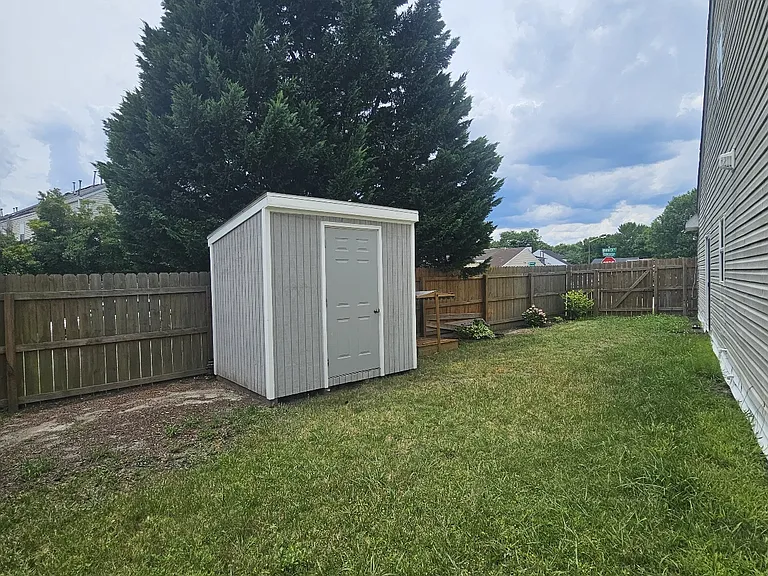 1228 Warwick Dr — Photo 17