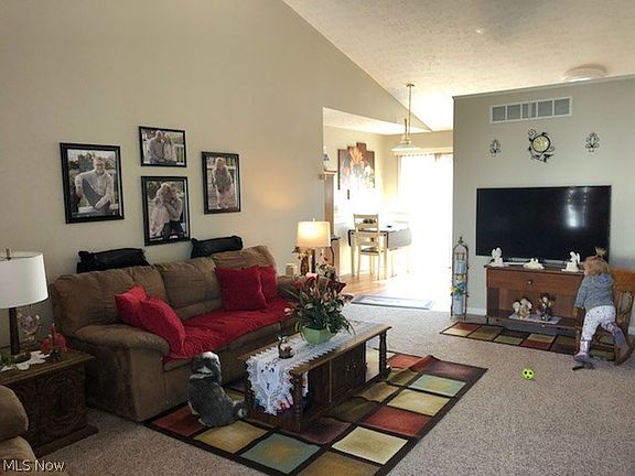 4th image of 10571 White St