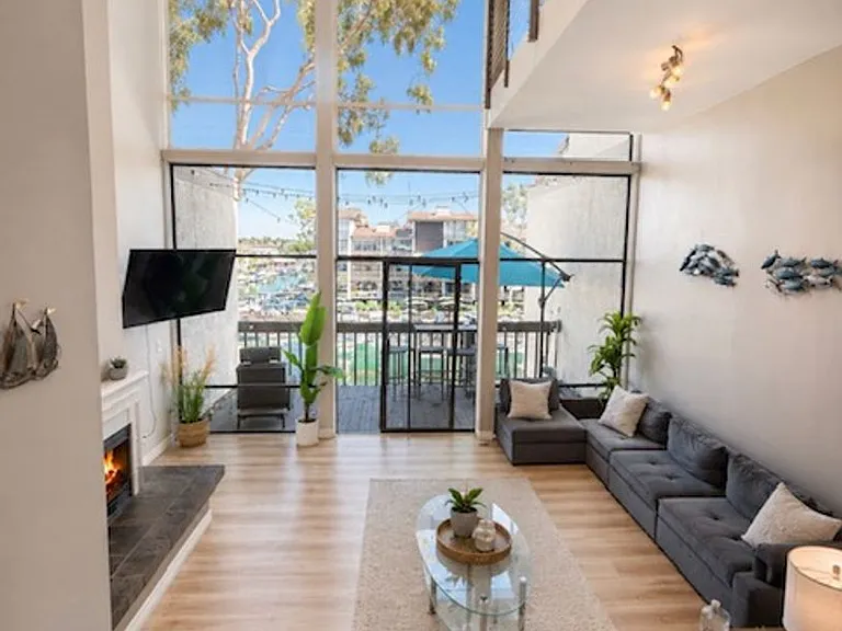 7334 Marina Pacifica Dr N — Photo 10