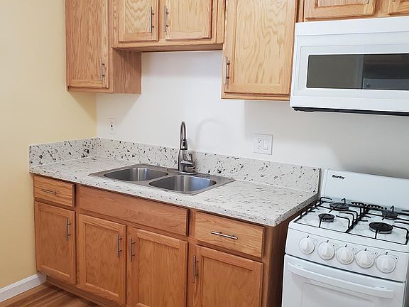 2nd image of 1635 E 4th St #2