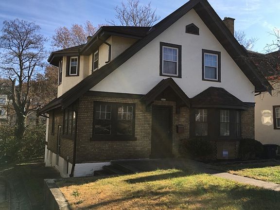3rd image of 3952 Warwick Ave