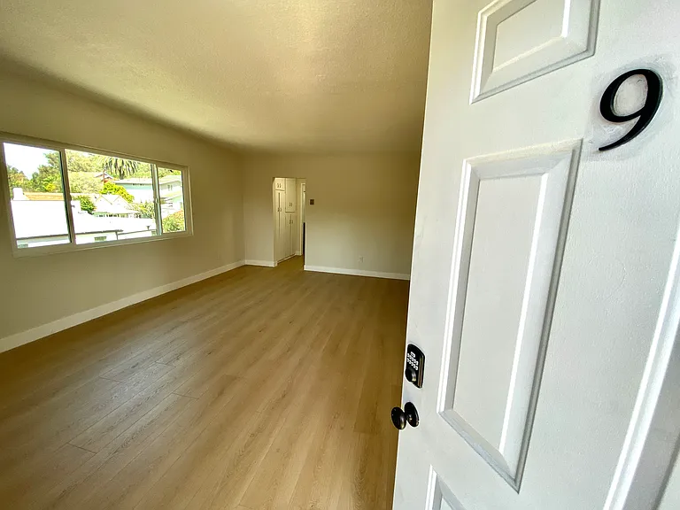 2147 Baxter St #9 — Photo 5