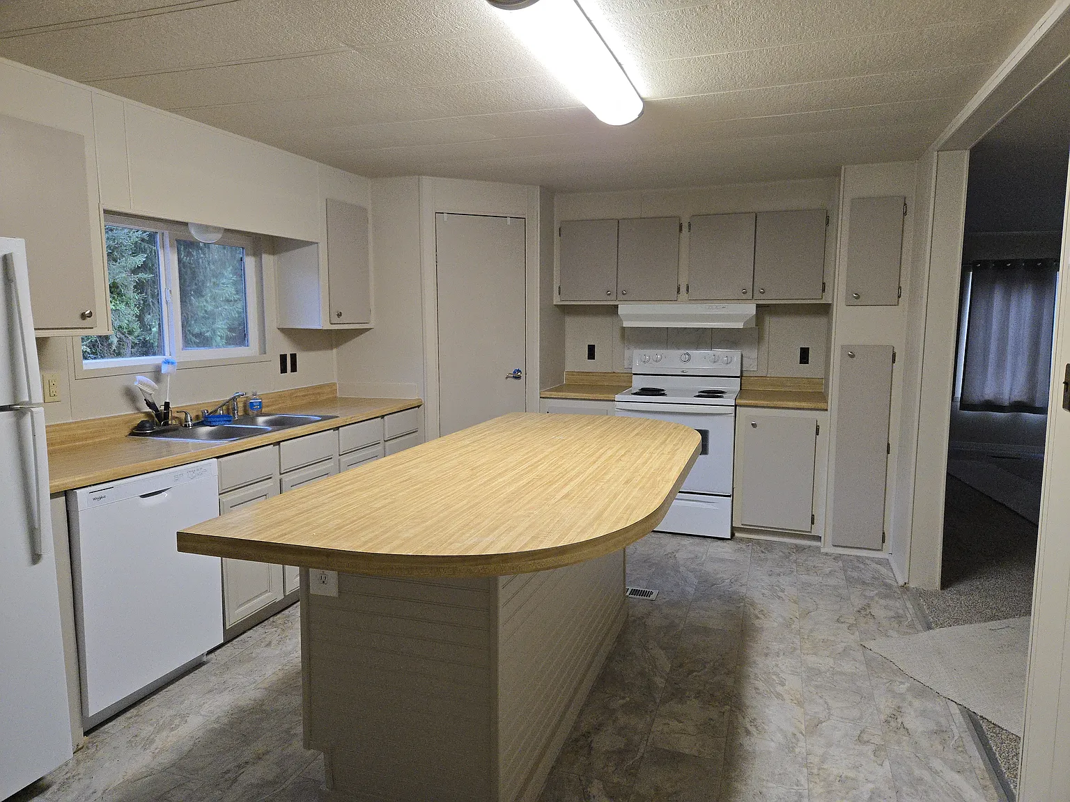 2 bed, 1144 sqft, $2,300 — Photo 4
