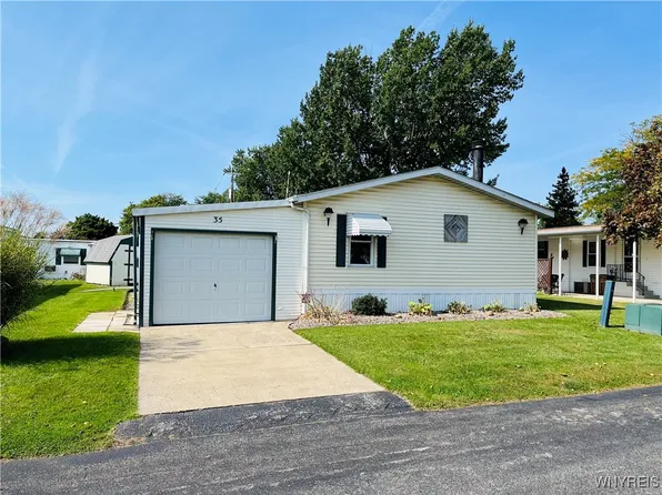 35 Melody Ln, Buffalo, NY 14225