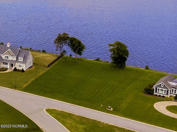 2nd image of 101 Queensview Court