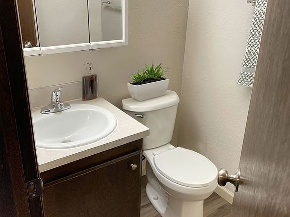 5th image of 1012 Cornell Ave APT 2