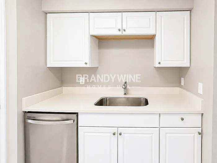 2549 Jessica Ln — Photo 8