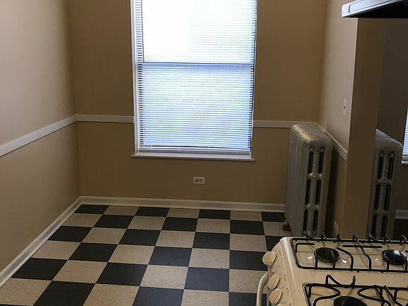 3rd image of 7728 N Marshfield Ave APT 3B