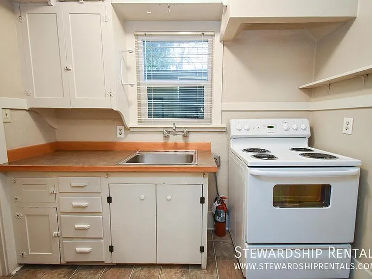 2024 Emerald St #2 — Photo 5