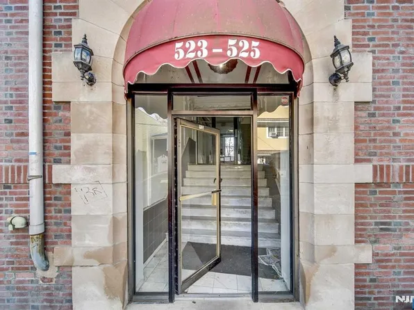 523-25 34th St #B1, Union City, NJ 07087