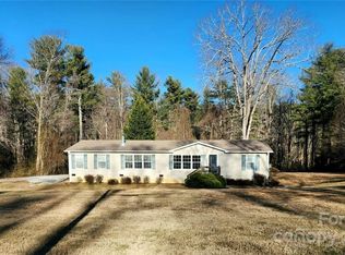 21 Ridgeway Dr, Flat Rock, NC 28731