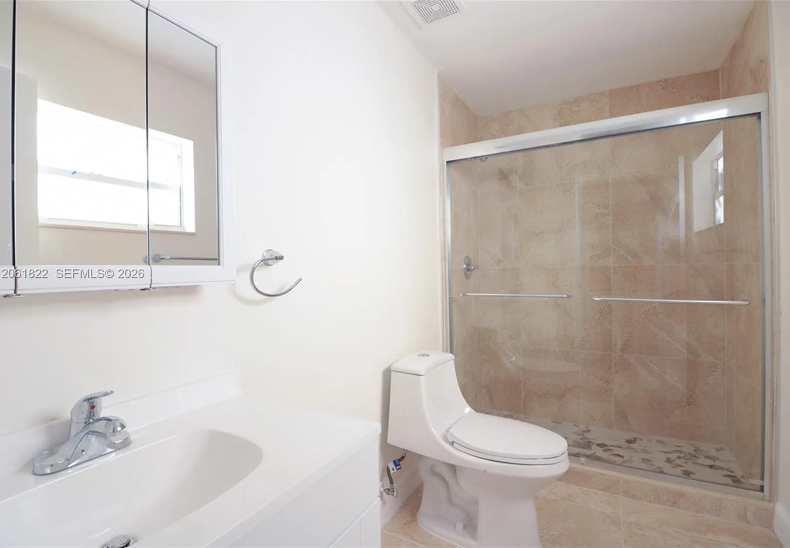 3 bed, 2.0 bath, 1100 sqft, $3,100 — Photo 2