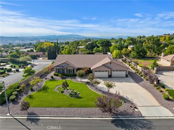 16235 Graceful Ct, Riverside, CA 92504