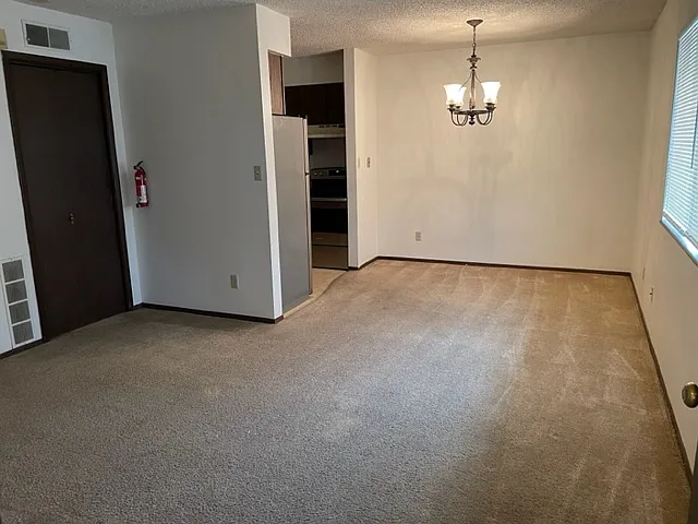 1415 N Main St #6 — Photo 7