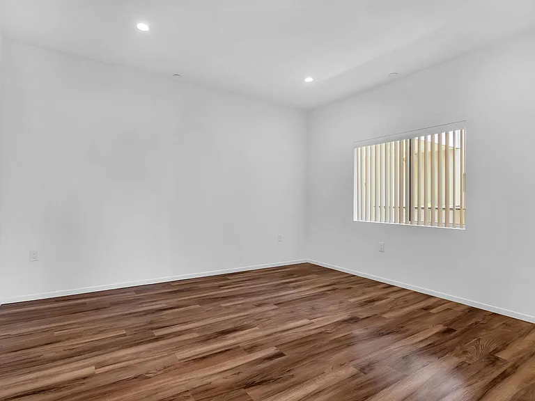11260 Mississippi Ave #405 — Photo 38